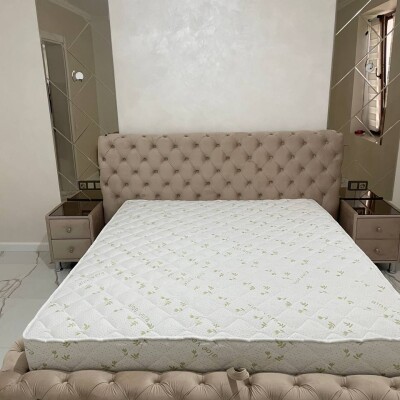 Tiffany Lat 1.6/2.0 dormi.md