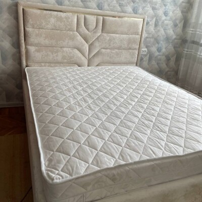 Pat New York dormi.md