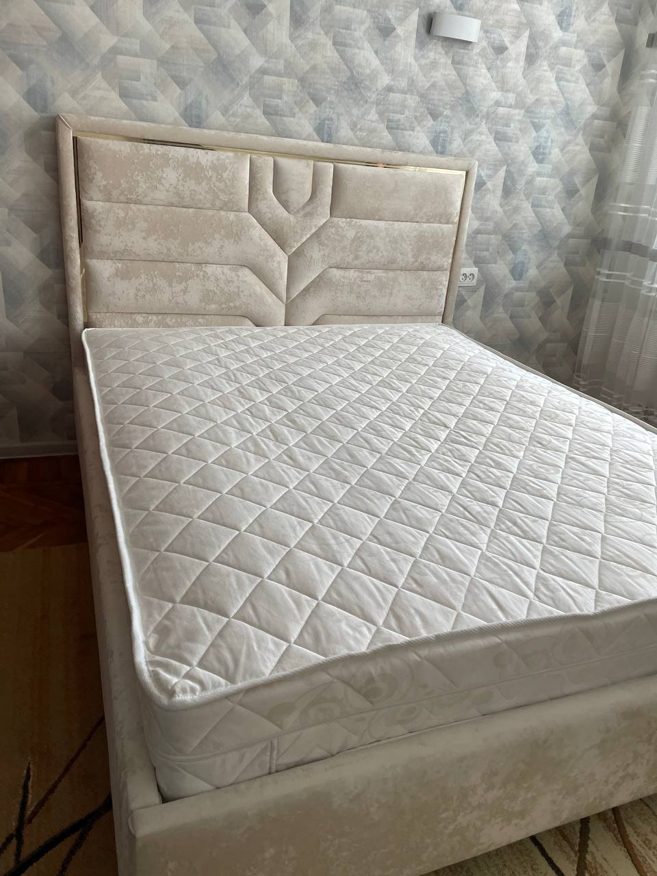 Pat New York dormi.md