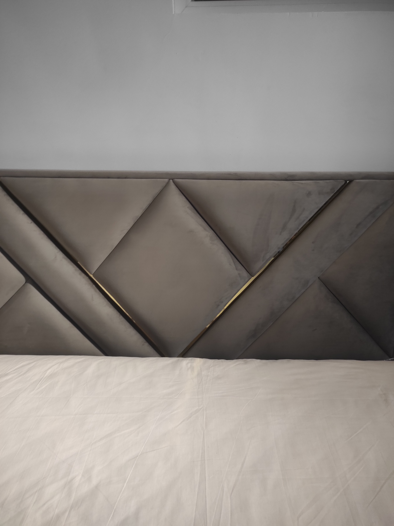 Pat Avangard lux dormi.md